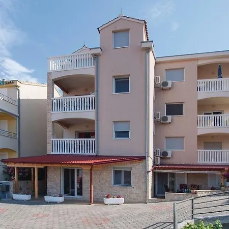 Apartment Lacic - Tisno